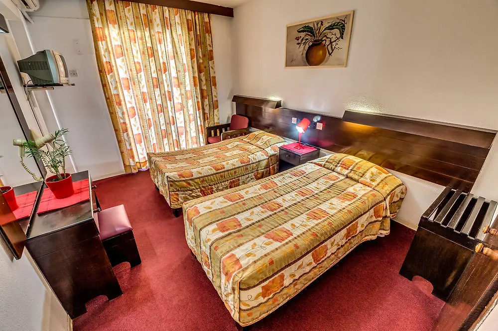 **  Hotel Cactus Lárnaca Chipre
